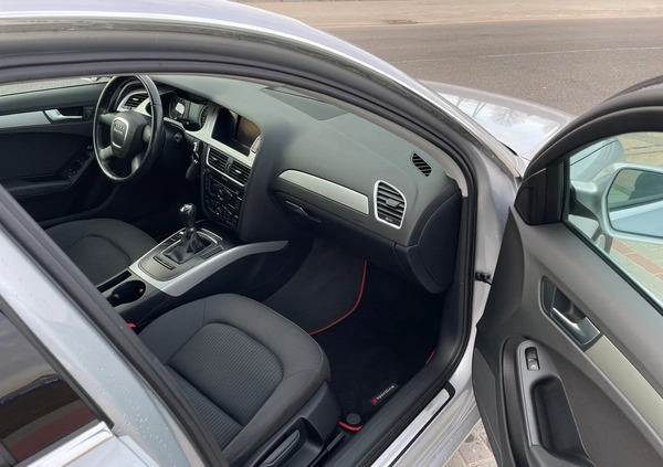 Audi A4 cena 32900 przebieg: 112000, rok produkcji 2010 z Nidzica małe 407